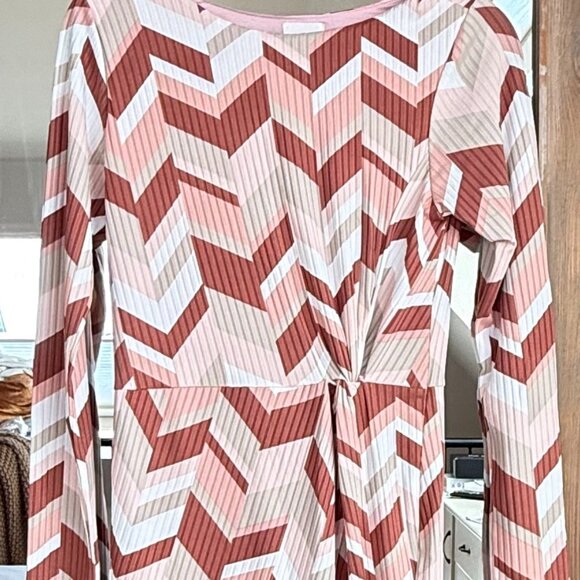 Long Sleeve Ribbed Twist Bodycon - Picture 4 of 6